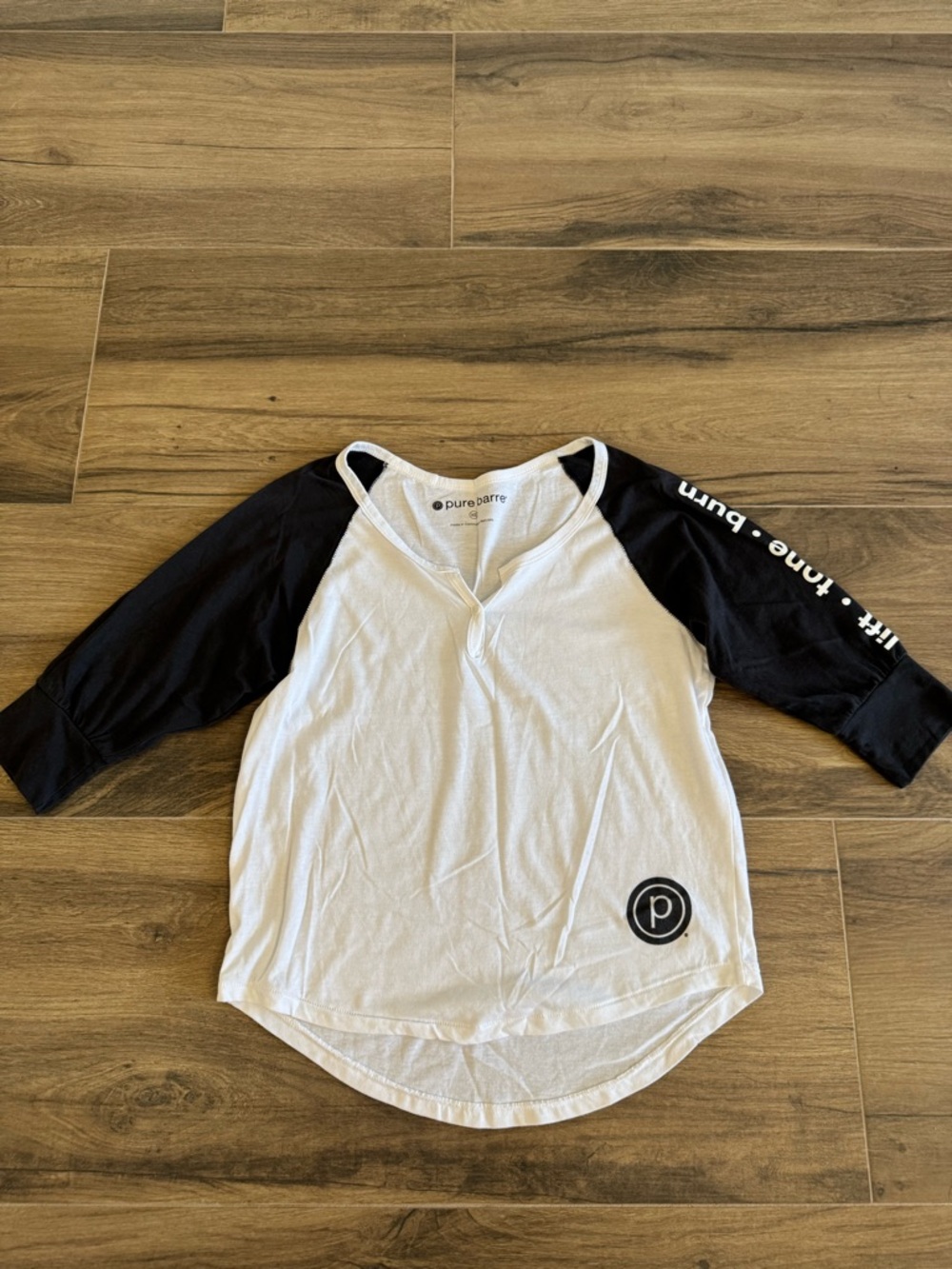 Pure Barre 3/4 Sleeve Raglan Top